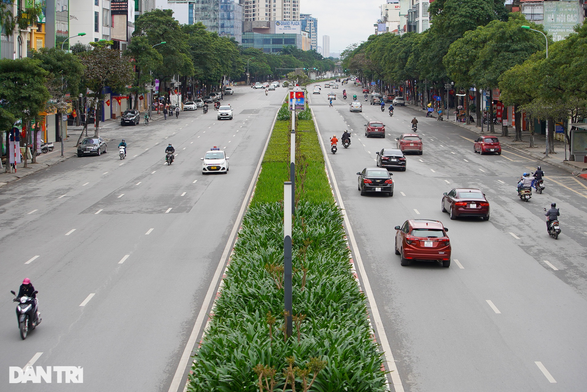 Toàn cảnh đường phố Hà Nội vắng vẻ, thông thoáng ngày cuối cùng năm Tân Sửu - 11 Toàn cảnh đường phố Hà Nội vắng vẻ, thông thoáng ngày cuối cùng năm Tân Sửu - 11