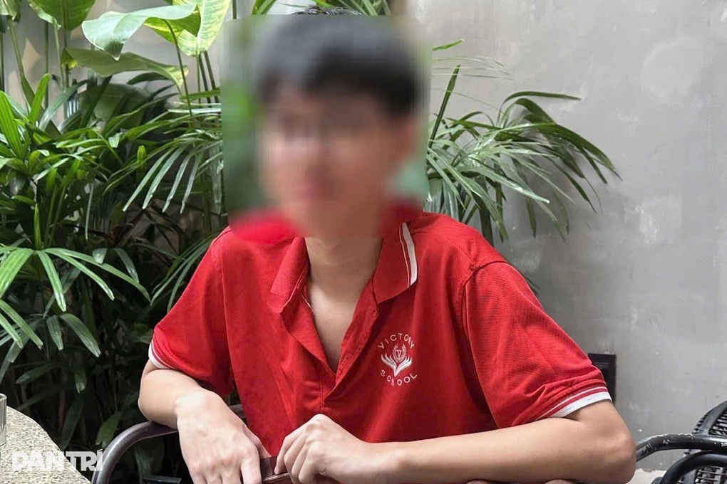 Case of male student being asked to transfer schools at the beginning of the school year: Department of Education and Training gives urgent instructions - 1 Vụ nam sinh bị yêu cầu chuyển trường đầu năm học: Sở GDĐT chỉ đạo nóng - 1