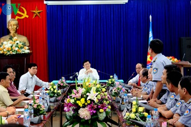 Chủ tịch nước thăm, tặng quà cảnh sát biển và kiểm ngư Việt Nam