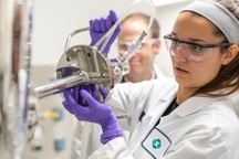 Hỗ trợ bệnh nhân ung thư tiếp cận sớm điều trị miễn dịch