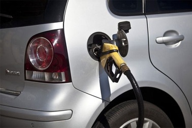 10 nước có giá xăng bán lẻ “chát” nhất thế giới