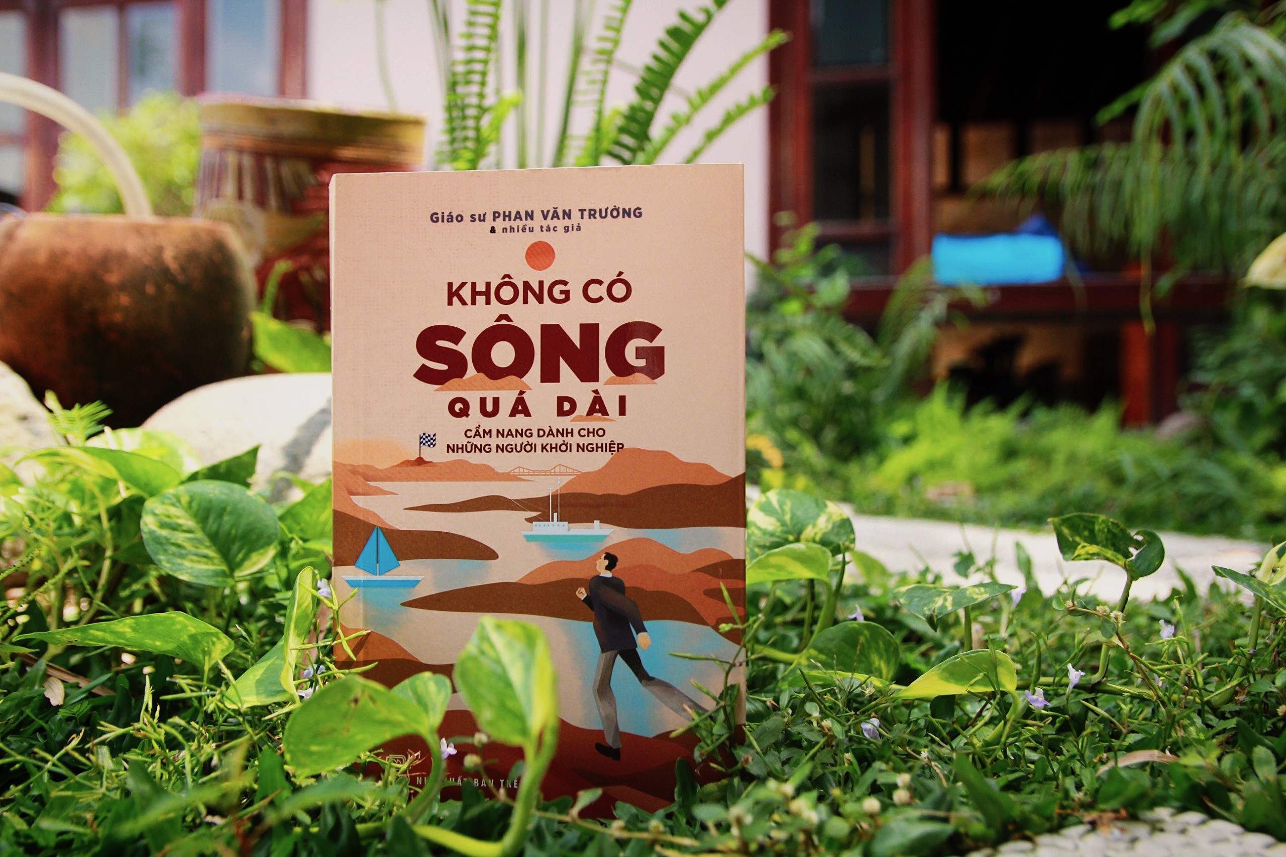 សៀវភៅសេដ្ឋកិច្ចឆ្នើមសម្រាប់គ្រប់វិជ្ជាជីវៈ - ៤ Những cuốn sách kinh tế nổi bật dành cho mọi ngành nghề - 4