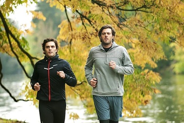 Cười té ghế với mối tình đồng tính tay ba