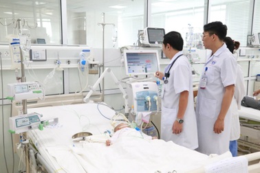 Bé trai 3 tháng tuổi “thập tử nhất sinh” vì sai lầm của cha mẹ