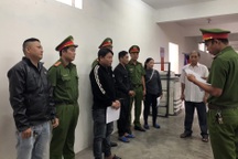 Bắt giữ con nợ đưa về nhà riêng, cả gia đình bị khởi tố