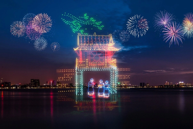 Hà Nội trình diễn ánh sáng nghệ thuật trong đêm giao thừa