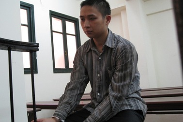 “Tự sướng” bậy bạ rồi quay clip bẩn thỉu để tống tiền ông chủ 