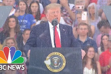 Tổng thống Trump ca ngợi nước Mỹ trong lễ kỷ niệm Quốc khánh