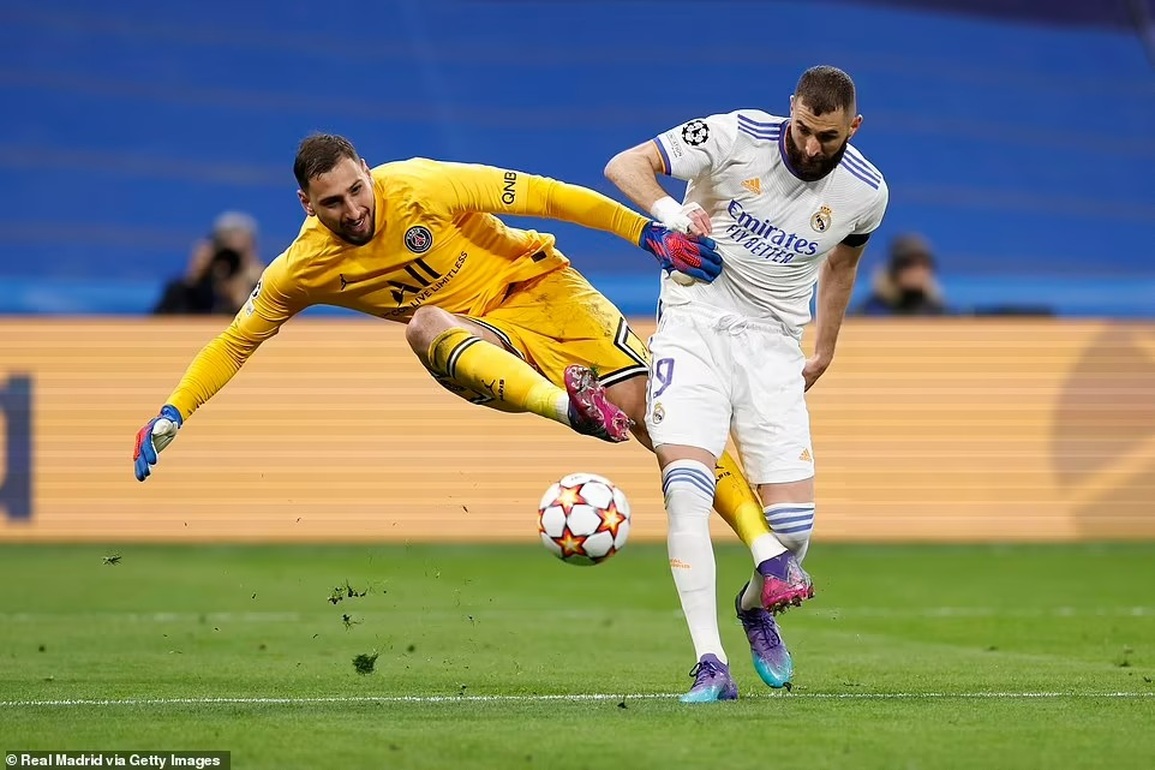 Tranh cãi tình huống thủ môn hay nhất Euro 2020 khiến PSG bại trận - 1 Tranh cãi tình huống thủ môn hay nhất Euro 2020 khiến PSG bại trận - 1