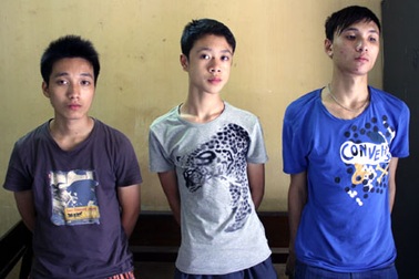 Học sinh “giải quyết mâu thuẫn” trên cầu vượt Ngã tư Sở