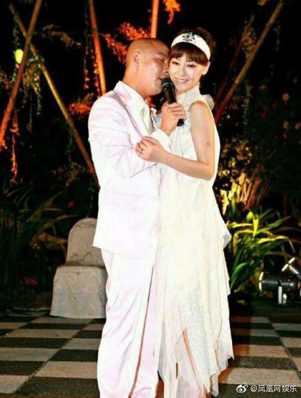 “Vua hài” Trương Vệ Kiện tiết lộ từng bị vợ “ép cưới” - 3 “Vua hài” Trương Vệ Kiện tiết lộ từng bị vợ “ép cưới” - 3