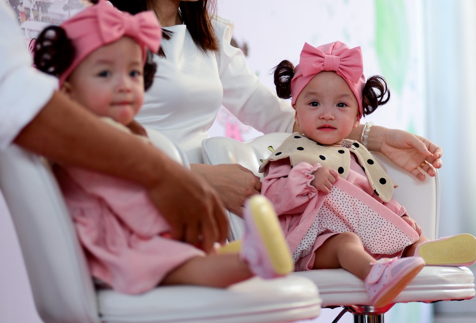 Trúc Nhi và Diệu Nhi.jpg Trúc Nhi và Diệu Nhi.jpg