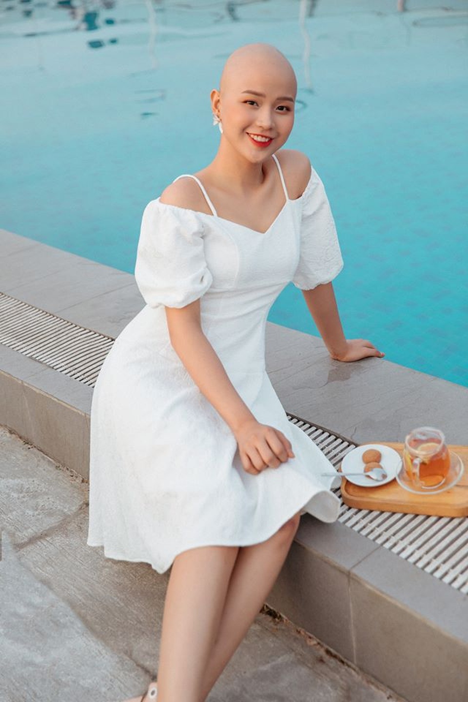 Thủ tướng gửi thư và hoa cho nữ sinh ĐH Ngoại thương bị ung thư vú - 3 Thủ tướng gửi thư và hoa cho nữ sinh ĐH Ngoại thương bị ung thư vú - 3
