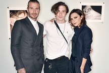 Đại gia đình Beckham hội tụ trong ngày ra mắt sách ảnh của "cậu cả"