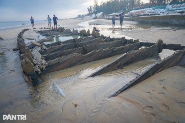 Tàu cổ biến mất bỗng xuất hiện ở Hội An: Tàu chiến hay tàu buôn hàng?