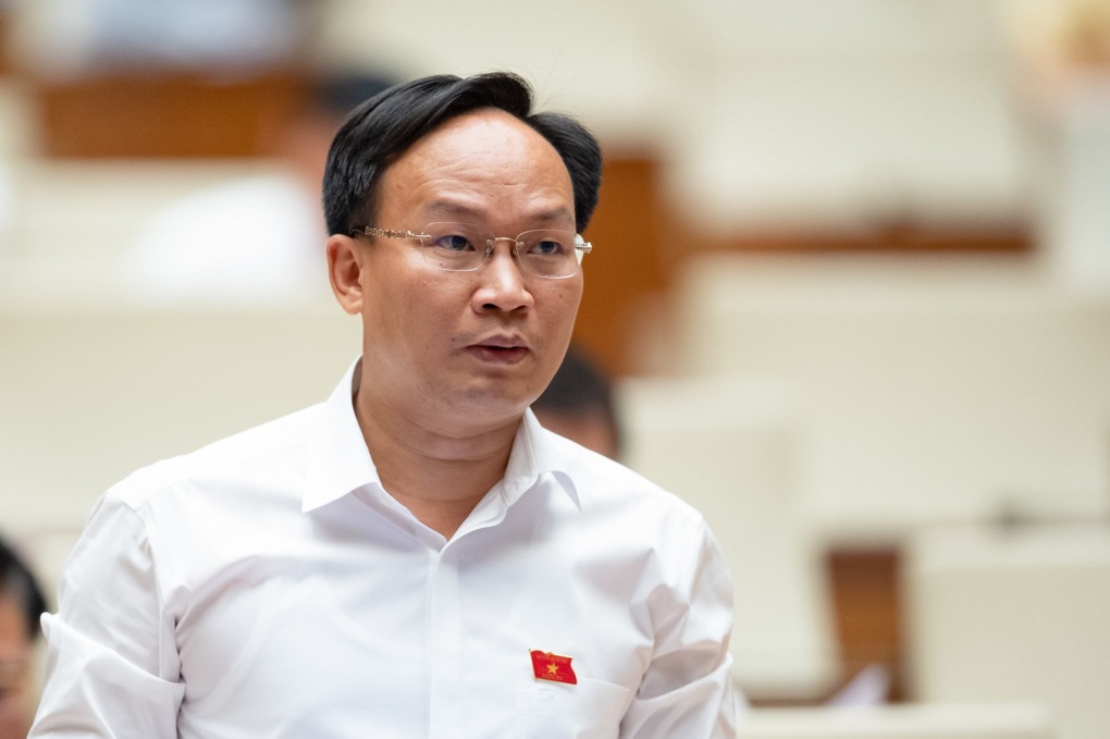 Đại biểu: Cần cân nhắc quy định cho ngân hàng làm đại lý bảo hiểm - 1 Đại biểu: Cần cân nhắc quy định cho ngân hàng làm đại lý bảo hiểm - 1