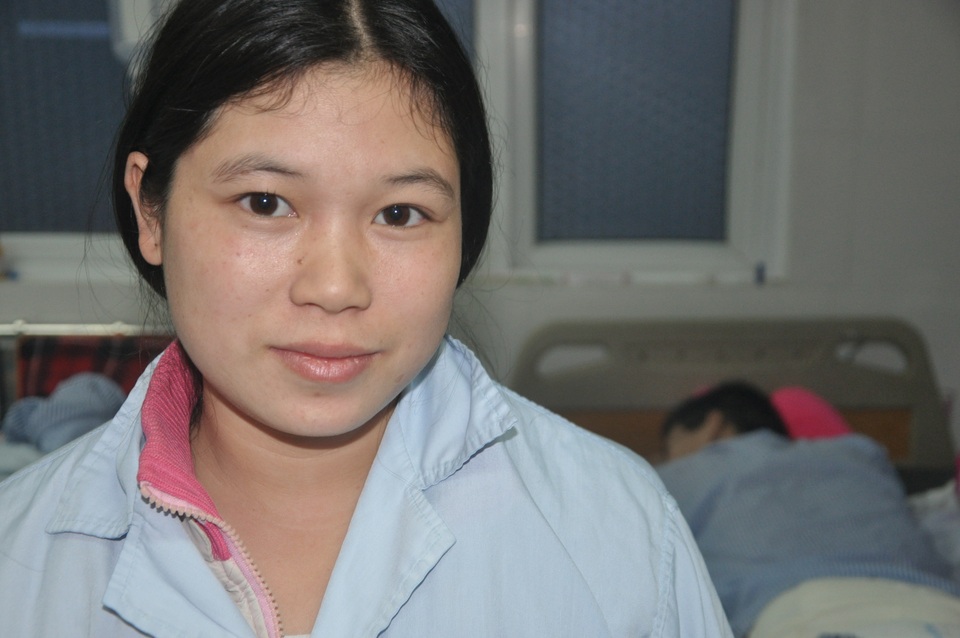 Vợ chồng dân tộc Dao được bạn đọc Dân trí đến tận viện giúp đỡ - 3 Vợ chồng dân tộc Dao được bạn đọc Dân trí đến tận viện giúp đỡ - 3