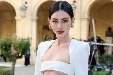 Chuyện tình 7 năm ngọt ngào của “ma nữ sở hữu vòng eo siêu thực” Mai Davika