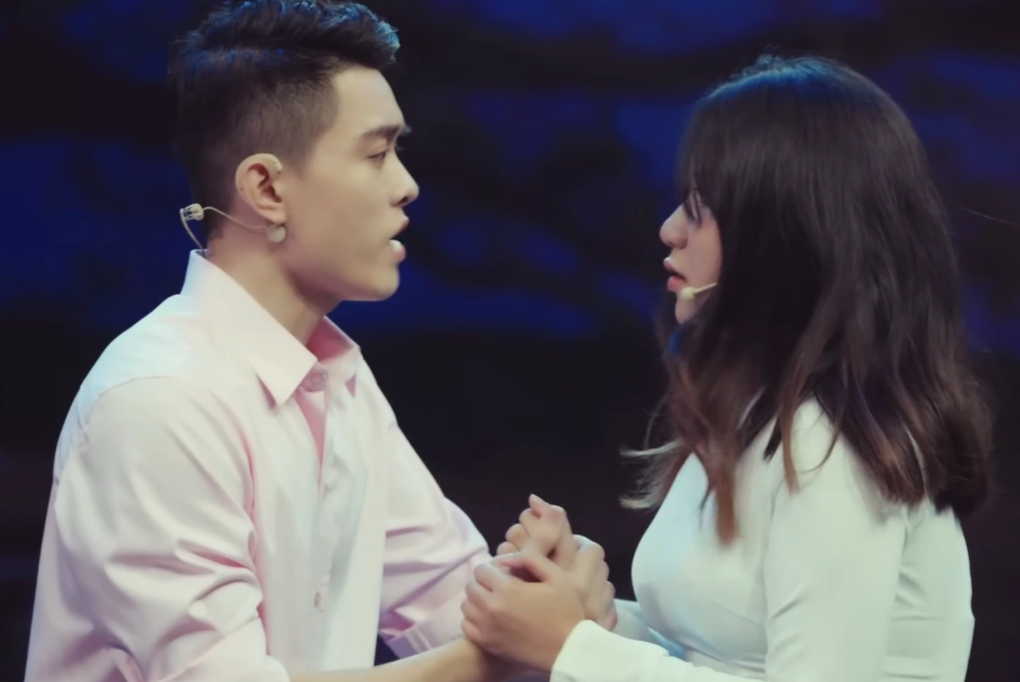 Vở cải lương chứa ca từ nhạy cảm, bị cho dung tục: Nhà sản xuất nói gì? - 1 Vở cải lương chứa ca từ nhạy cảm, bị cho dung tục: Nhà sản xuất nói gì? - 1
