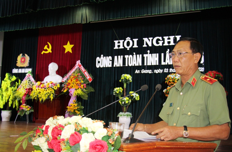 Công an An Giang đã bố trí công an chính quy về tất cả các xã - 1 Công an An Giang đã bố trí công an chính quy về tất cả các xã - 1
