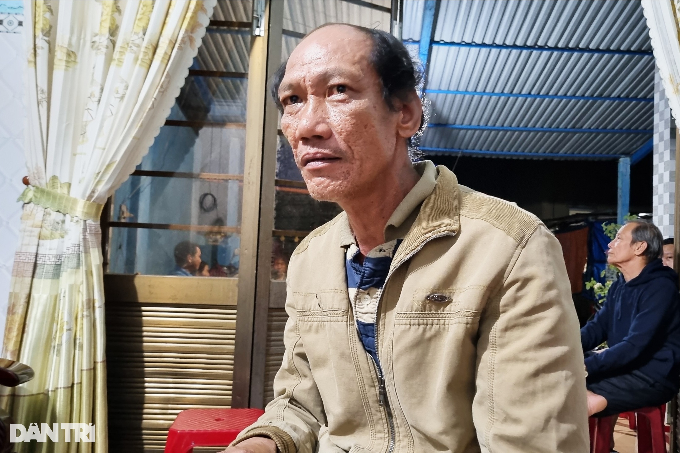 13 ngư dân mất tích: Đêm trắng chờ chồng - 2 13 ngư dân mất tích: Đêm trắng chờ chồng - 2