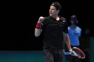 ATP Finals: Thiem đánh bại Nadal sau hai loạt tie break