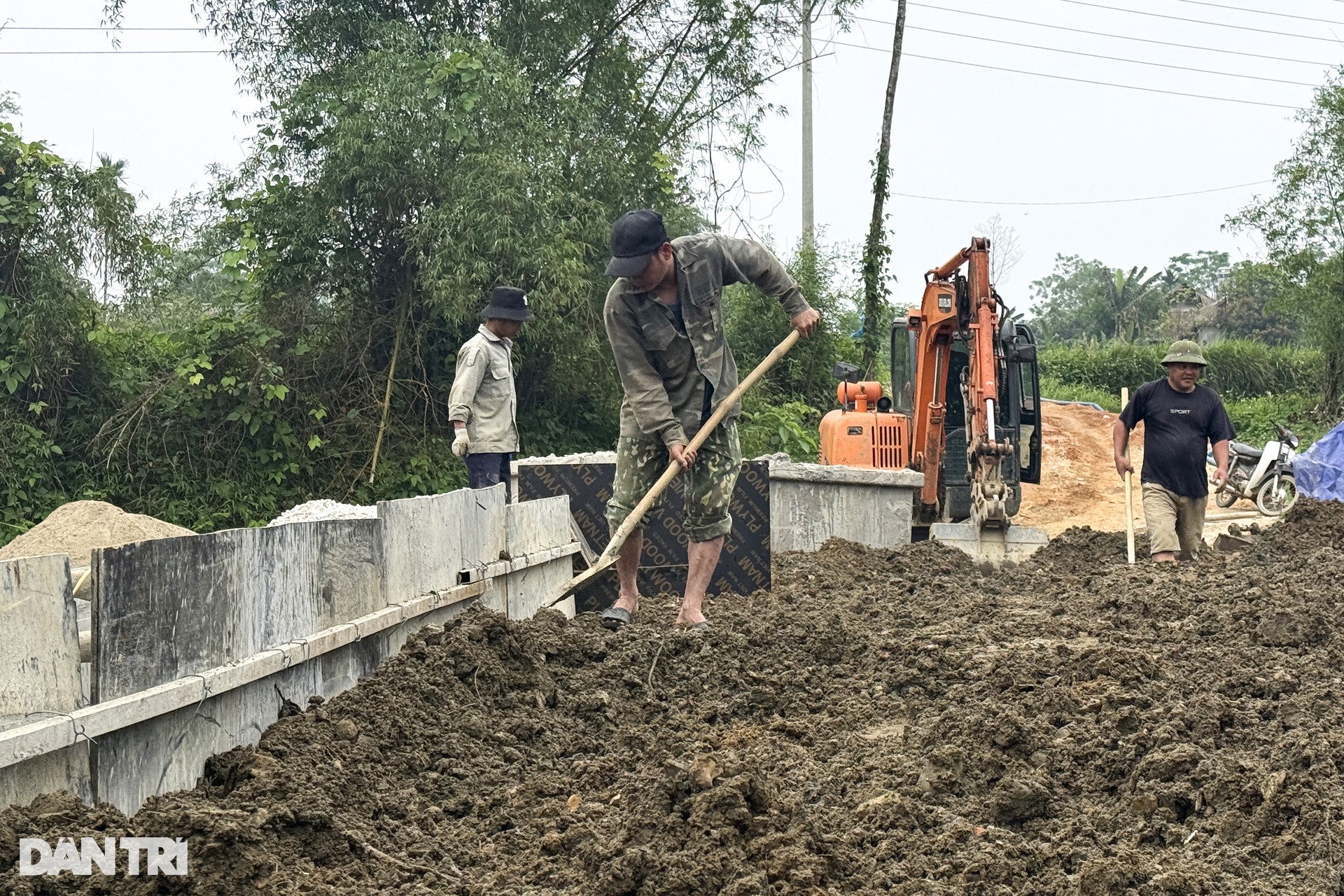 Báo Dân trí khởi công 13 ngôi nhà Nhân ái tại Yên Bái - 12 Báo Dân trí khởi công 13 ngôi nhà Nhân ái tại Yên Bái - 12
