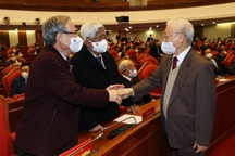 Bộ Chính trị gặp mặt nguyên lãnh đạo cấp cao của Đảng, Nhà nước