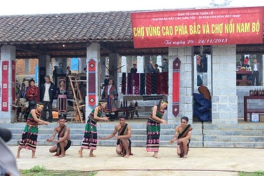 Đi chợ phiên vùng cao tại Thủ đô