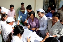 Vinamilk tái ký hợp đồng, tạo việc làm ổn định cho hàng ngàn hộ chăn nuôi bò sữa