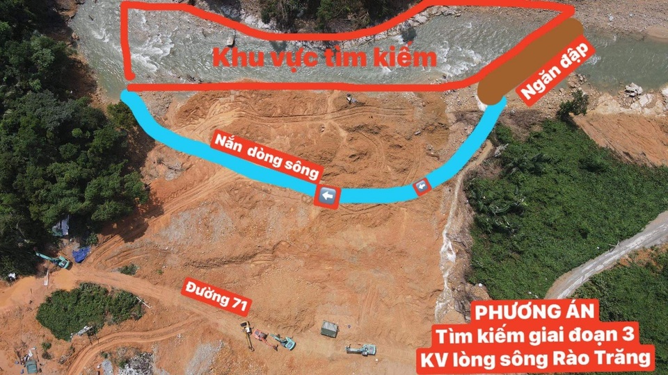 Đường vào Rào Trăng 3 lại sạt lở sau bão số 13 - 3 Đường vào Rào Trăng 3 lại sạt lở sau bão số 13 - 3