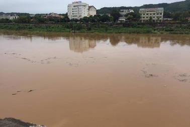 Lũ lớn trên thượng nguồn sông Hồng, nhiều nơi ở Lào Cai ngập nặng