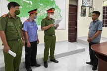 Nhận hối lộ để lâm tặc phá rừng, cán bộ kiểm lâm bị bắt giam