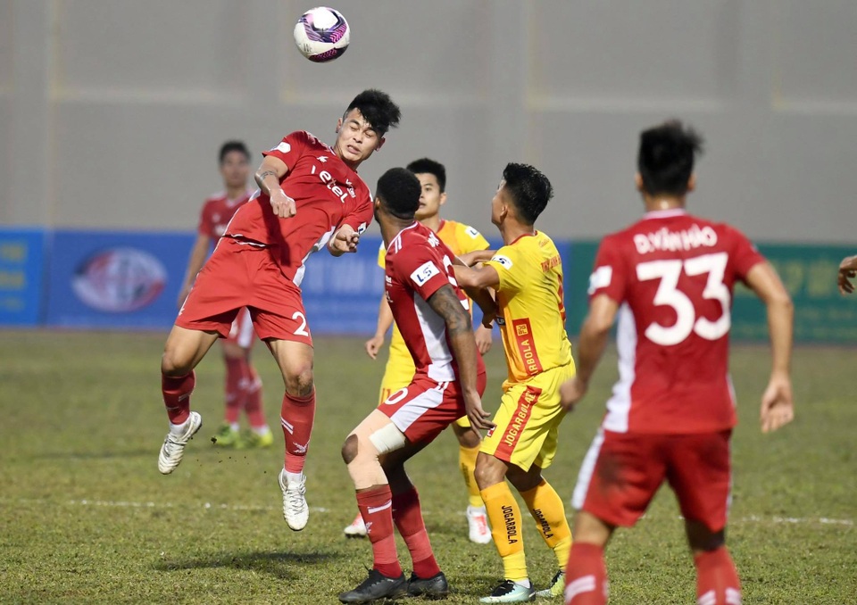 Đương kim vô địch Viettel hòa thất vọng trên sân Thanh Hóa - 4 Đương kim vô địch Viettel hòa thất vọng trên sân Thanh Hóa - 4