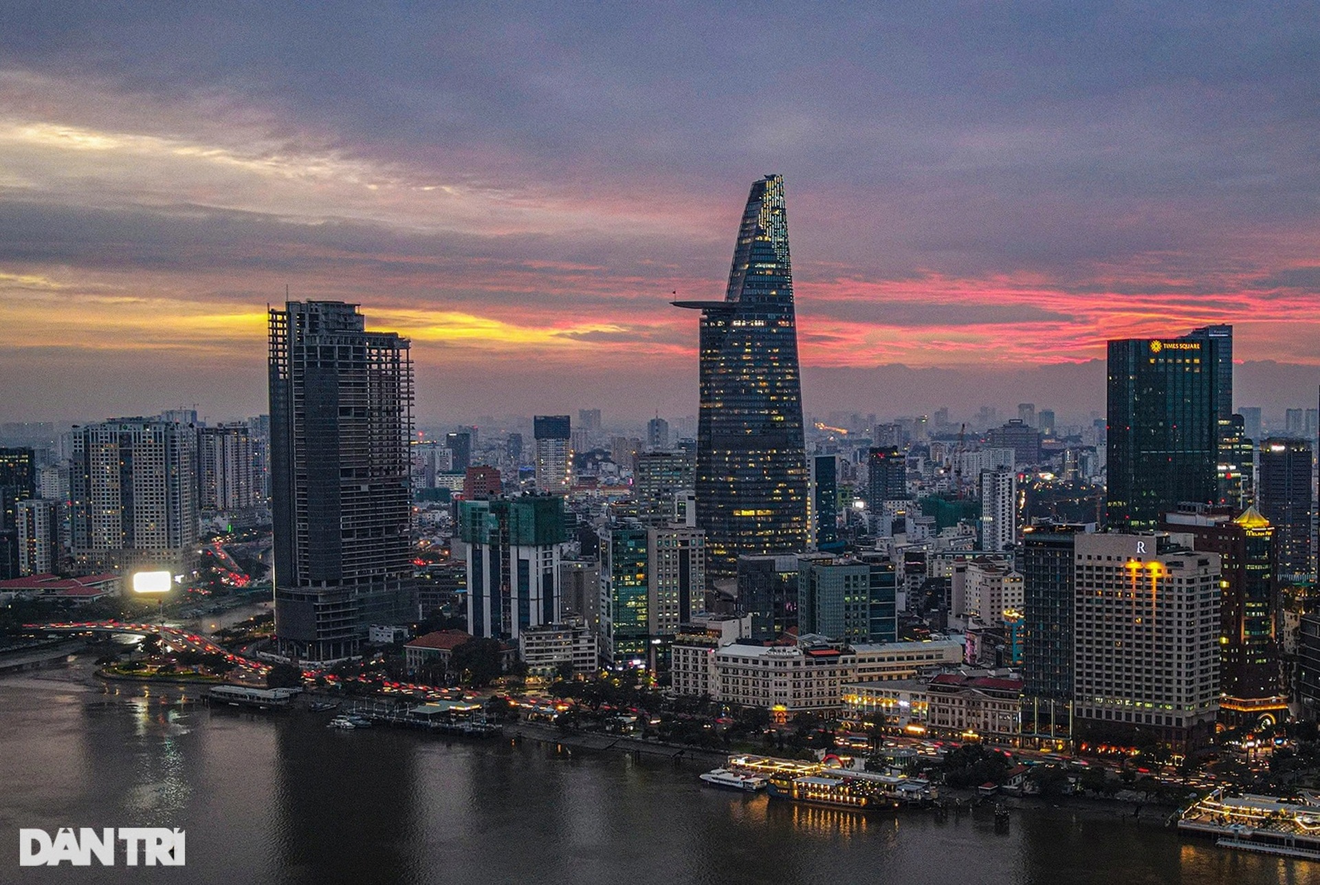 Sau 10 năm trùm mền, tòa cao ốc nằm trên đất vàng TPHCM thi công trở lại - 10