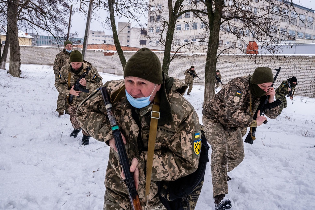Một số nước bí mật chuyển vũ khí cho Ukraine - 1 Một số nước bí mật chuyển vũ khí cho Ukraine - 1