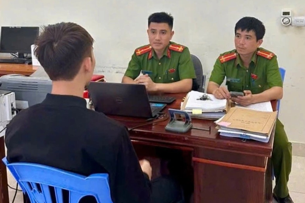 Em trai mất liên lạc, chị gái nhận tin nhắn dọa giết - 1 Em trai mất liên lạc, chị gái nhận tin nhắn dọa giết - 1