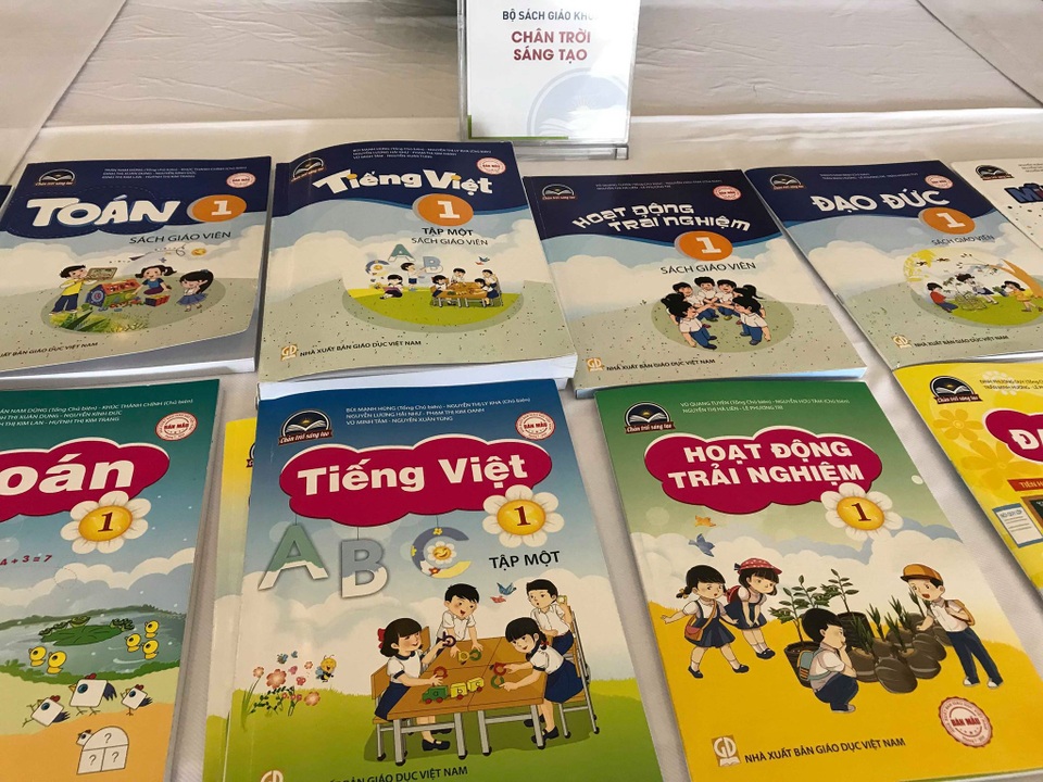Ban đại diện cha mẹ học sinh được tham gia lựa chọn sách giáo khoa mới - 2 Ban đại diện cha mẹ học sinh được tham gia lựa chọn sách giáo khoa mới - 2