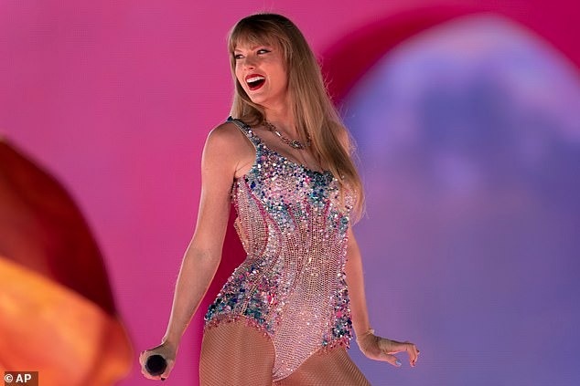 टेलर स्विफ्ट, विश्वस्तरीय पावरहाउस: असाधारण प्रतिभा और सुंदरता - 4 Taylor Swift quyền lực đẳng cấp thế giới: Tài năng và nhan sắc ngoại hạng - 4