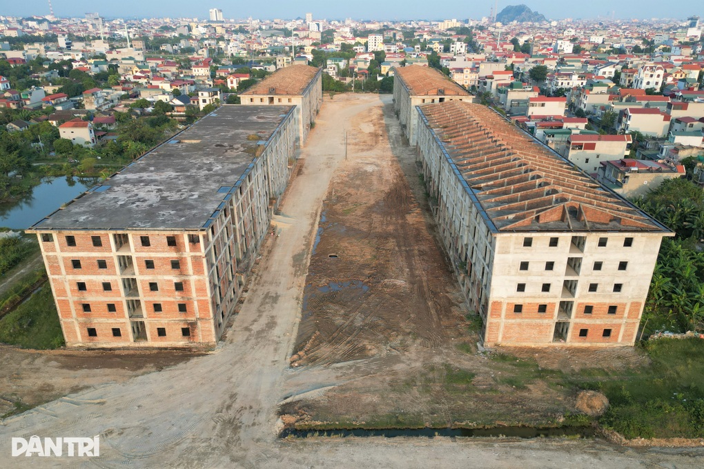 Dự án ký túc xá 860 tỷ đồng đắp chiếu 16 năm chưa rõ ngày hồi sinh - 4 Dự án ký túc xá 860 tỷ đồng đắp chiếu 16 năm chưa rõ ngày hồi sinh - 4