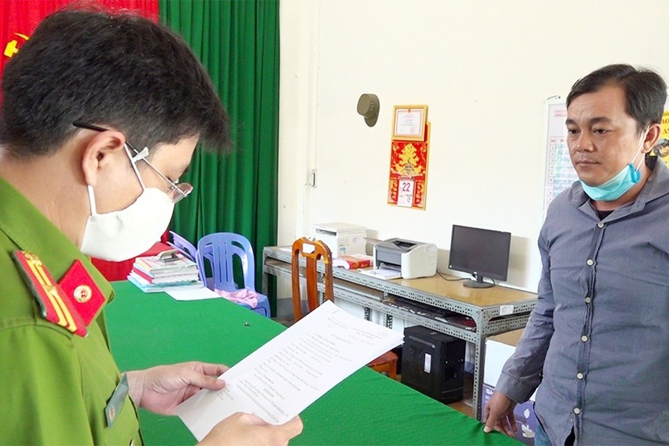 Vụ sới bạc khủng ở biên giới: Bắt tạm giam thêm 6 đối tượng - 1 Vụ sới bạc khủng ở biên giới: Bắt tạm giam thêm 6 đối tượng - 1