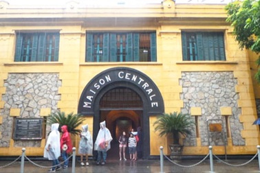 Nhà tù Hỏa Lò đứng đầu Top 5 điểm du lịch đáng sợ nhất Đông Nam Á