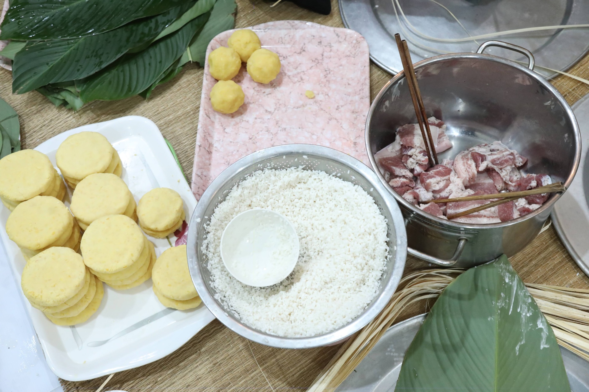 Cuộc sống đời thường khác hẳn mẹ chồng ghê gớm trên phim của NSND Lan Hương - 2 Cuộc sống đời thường khác hẳn mẹ chồng ghê gớm trên phim của NSND Lan Hương - 2