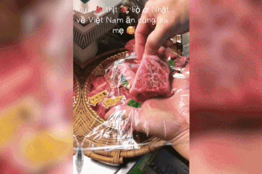 Nam lao động Việt mang thịt bò thượng hạng từ Nhật về chiêu đãi gia đình