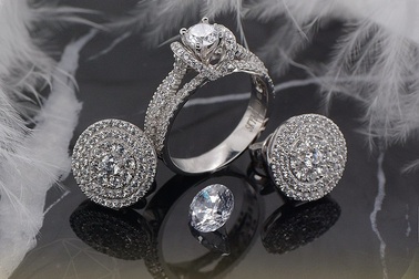 “Phá vỡ” mọi giới hạn trang sức