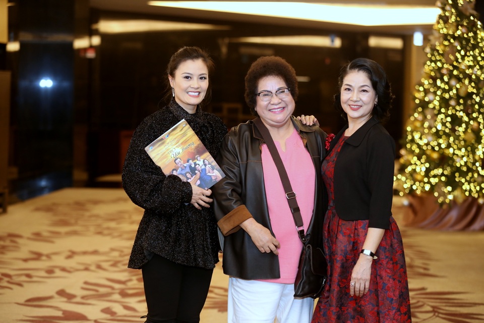 NSND Hoàng Dũng gặp sự cố về sức khỏe, không thể đi lại bình thường - 3 NSND Hoàng Dũng gặp sự cố về sức khỏe, không thể đi lại bình thường - 3