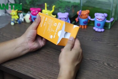 Đập hộp Samsung Galaxy J2 chính hãng tại Việt Nam