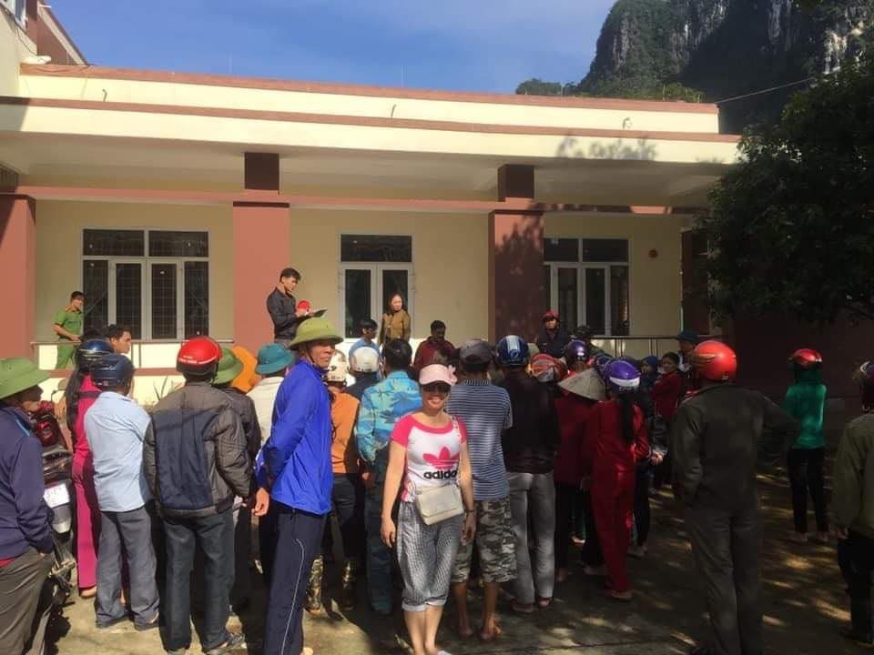 Công ty TNHH DV TM Hà Vy phát động quyên góp ủng hộ đồng bào miền Trung bị lũ lụt - 1 Công ty TNHH DV TM Hà Vy phát động quyên góp ủng hộ đồng bào miền Trung bị lũ lụt - 1
