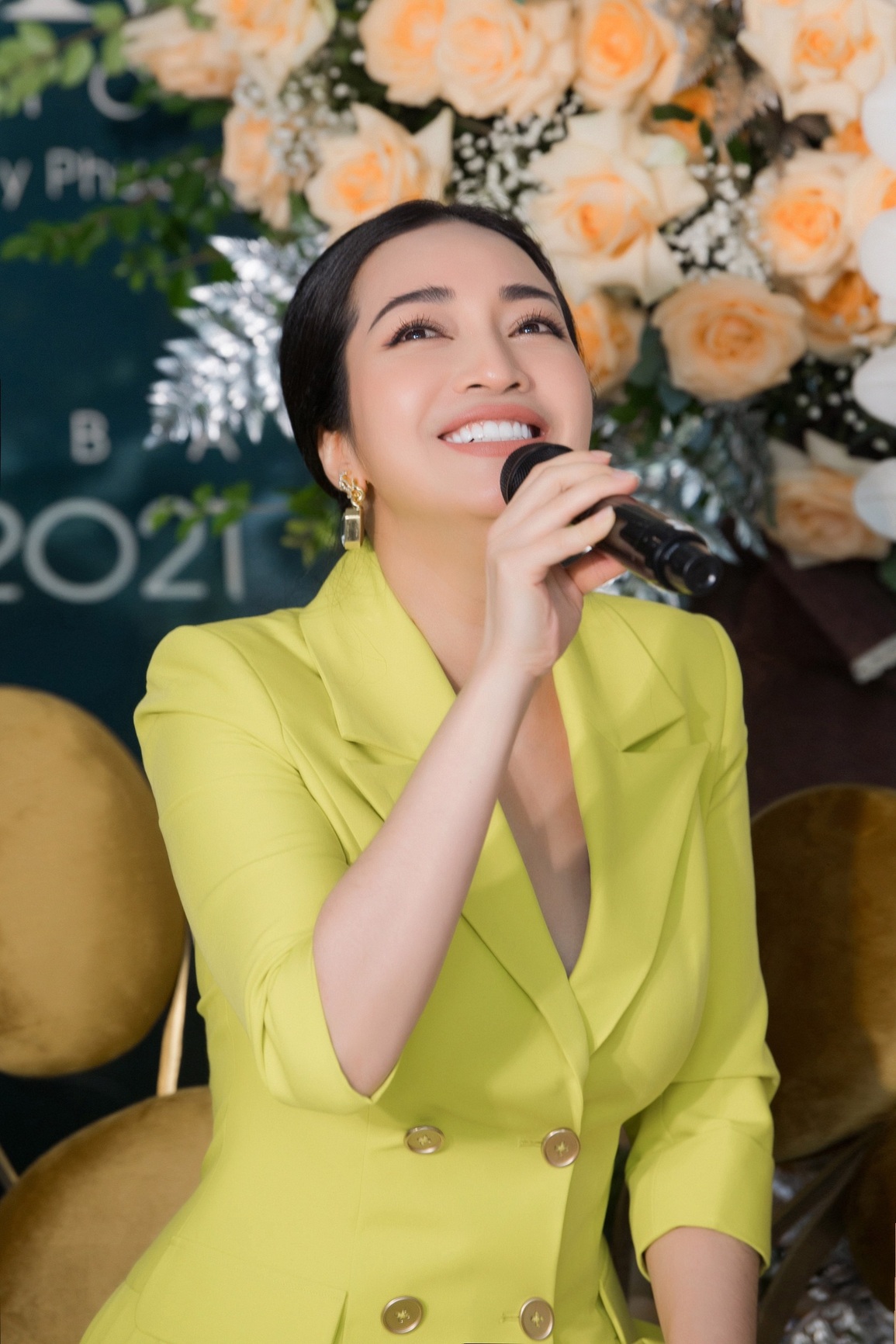 Ca sĩ Tùng Dương hát nhạc Phú Quang tặng đạo diễn Đoàn Thúy Phương - 3 Ca sĩ Tùng Dương hát nhạc Phú Quang tặng đạo diễn Đoàn Thúy Phương - 3