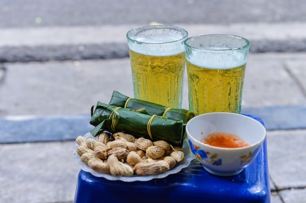 Thủ tướng Úc thưởng thức bia hơi và ẩm thực đường phố Hà Nội - 3 Thủ tướng Úc thưởng thức bia hơi và ẩm thực đường phố Hà Nội - 3